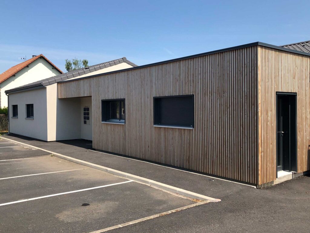 Bâtiment avec murs en ossature bois par le fabricant Guillaumie Construction Bois