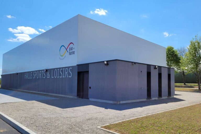 Halle des sports bâtiment en murs ossature bois