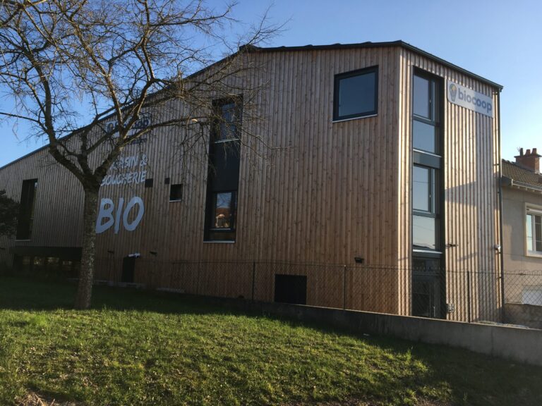 Biocoop construite en murs ossature bois par Guillaumie Construction Bois