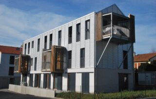 Bâtiment collectif avec murs en ossature bois. Guillaumie Fabricant