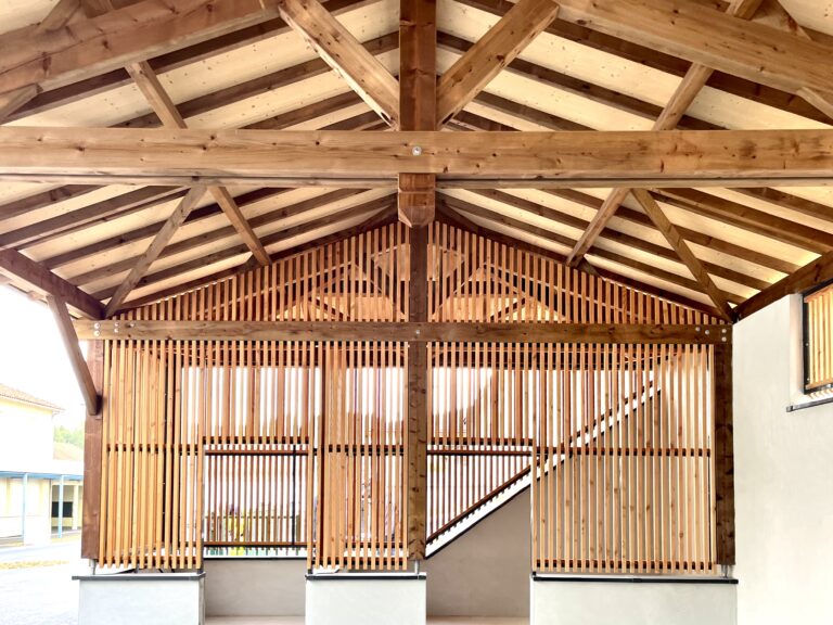 Charpente traditionnelle et bardage bois